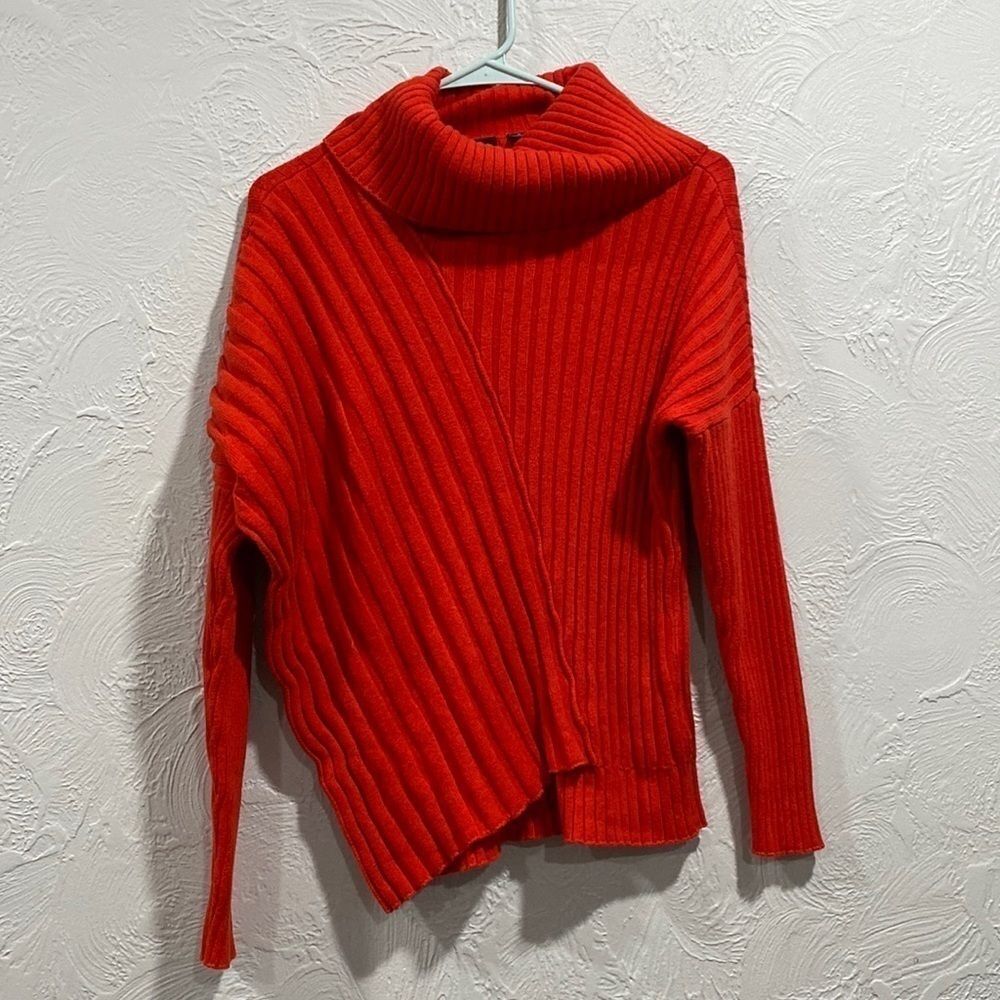 Tribal orange drop sleeve turtleneck sweater size medium